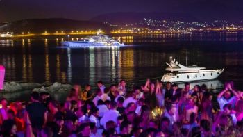 Τα Καλύτερα Καλοκαιρινά Club της Αθήνας το 2024