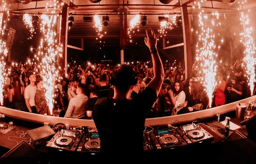 Akanthus Summer Club: Το Καλοκαίρι του 2024 στον Άλιμο